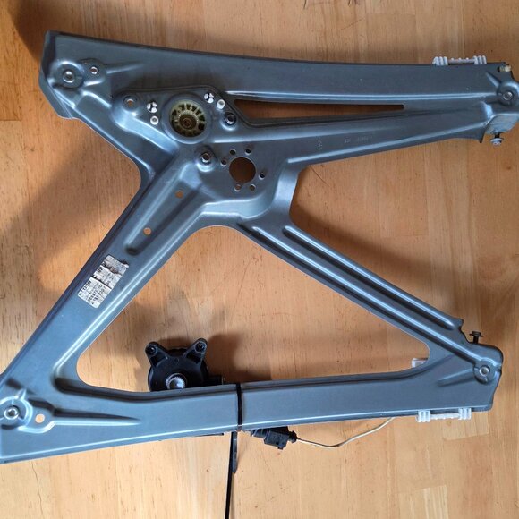 Smart Car Part A451720046 Left Window Regulator (284) - Picture 1 of 2